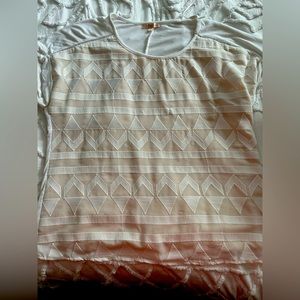 Short sleeve Geometric shirt with underlay